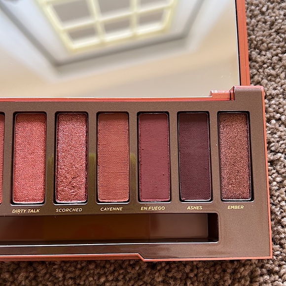 Urban Decay Naked Heat Palette - Picture 4 of 8